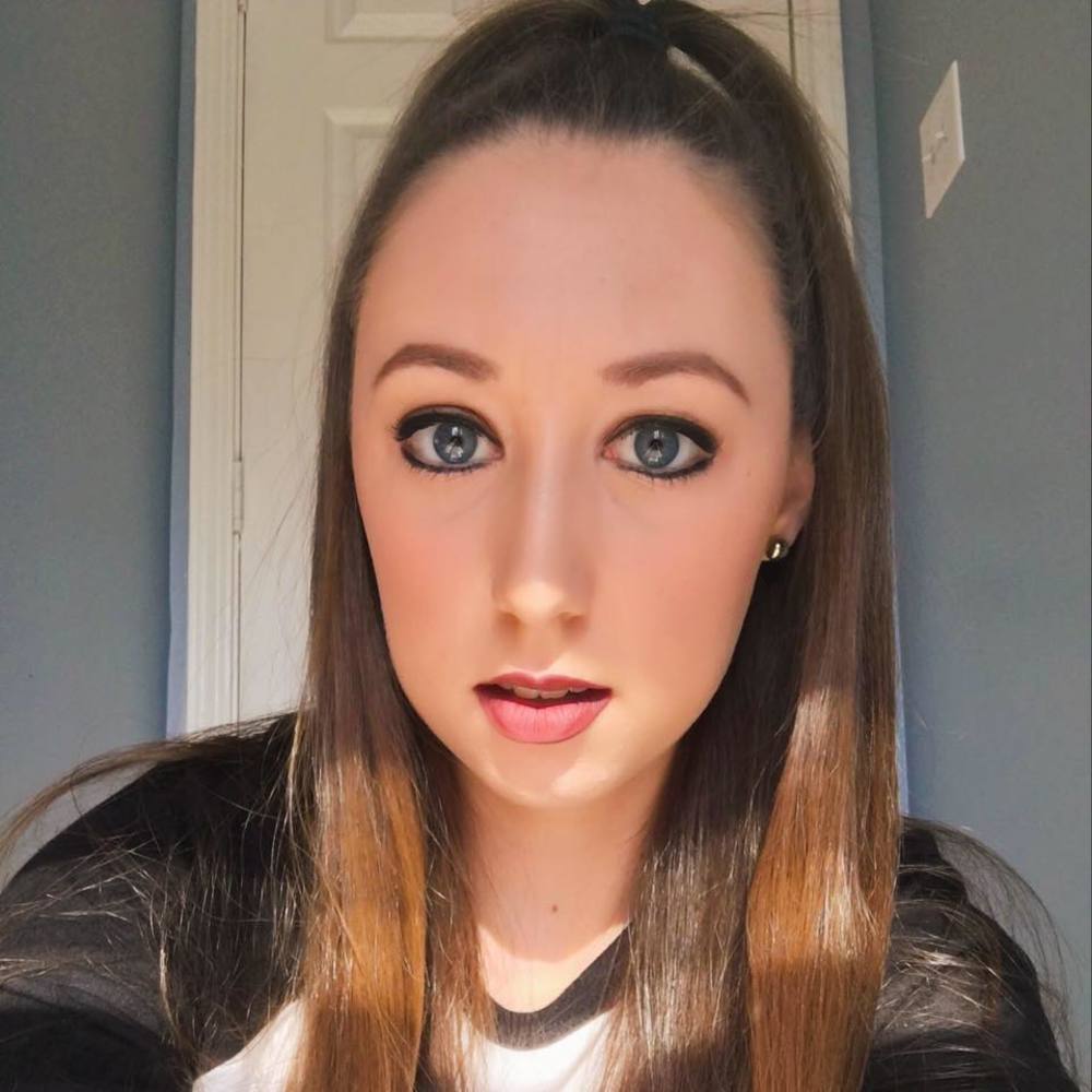 Meet your Posher, Holly